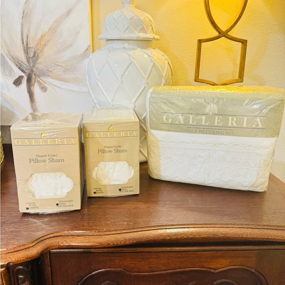 Vintage NOS Galleria Hillsborough White Lace Eyelet Four Piece King Set Sealed